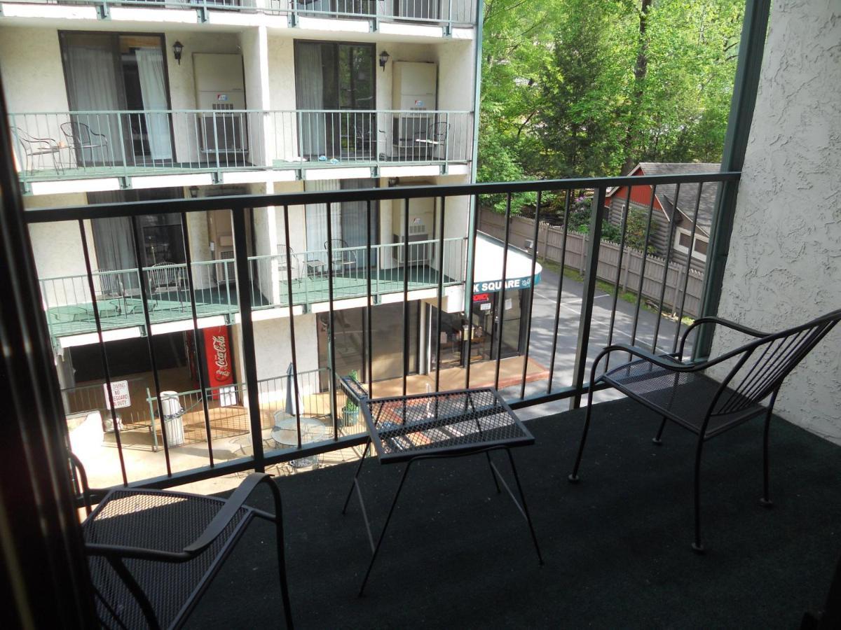 Oak Square 201 Apartment แกตลิงเบิร์ก ภายนอก รูปภาพ