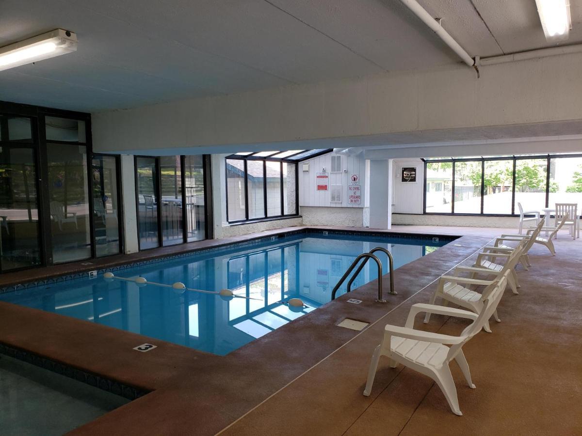Oak Square 201 Apartment แกตลิงเบิร์ก ภายนอก รูปภาพ